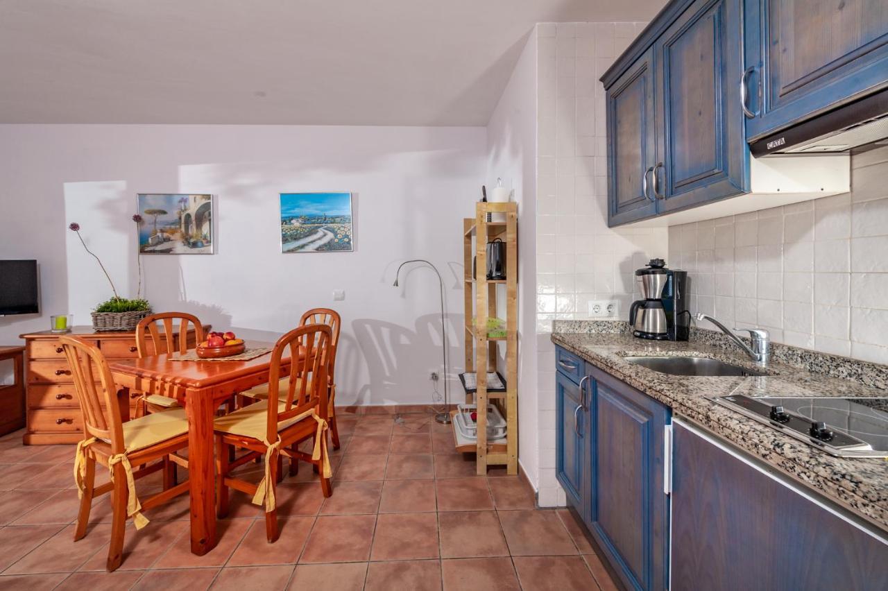 Residencial Playa Mar Apartment Cala Mandia  Екстериор снимка