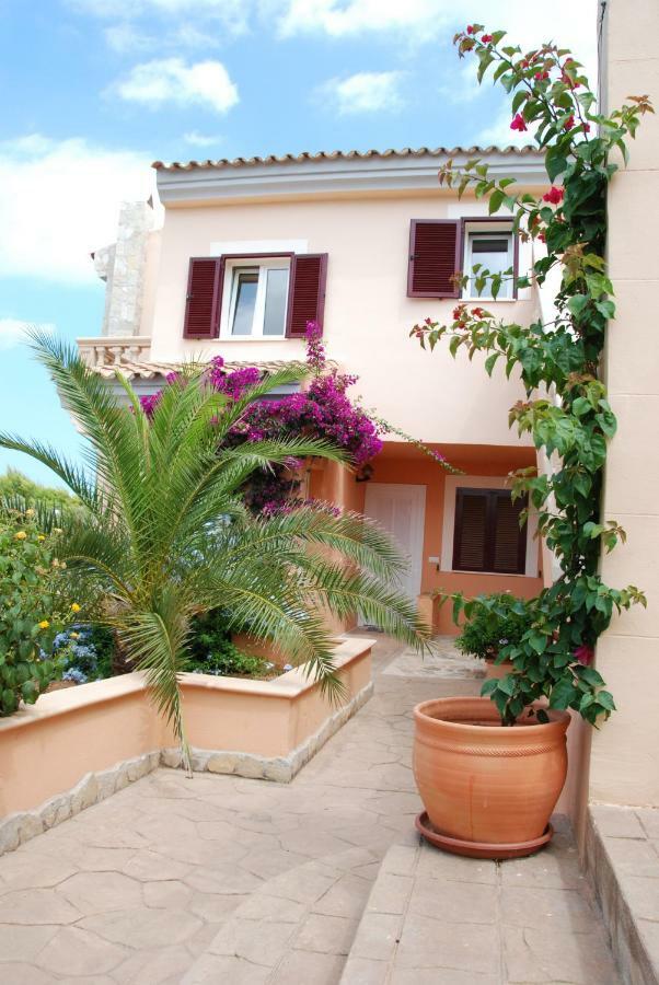 Residencial Playa Mar Apartment Cala Mandia  Екстериор снимка