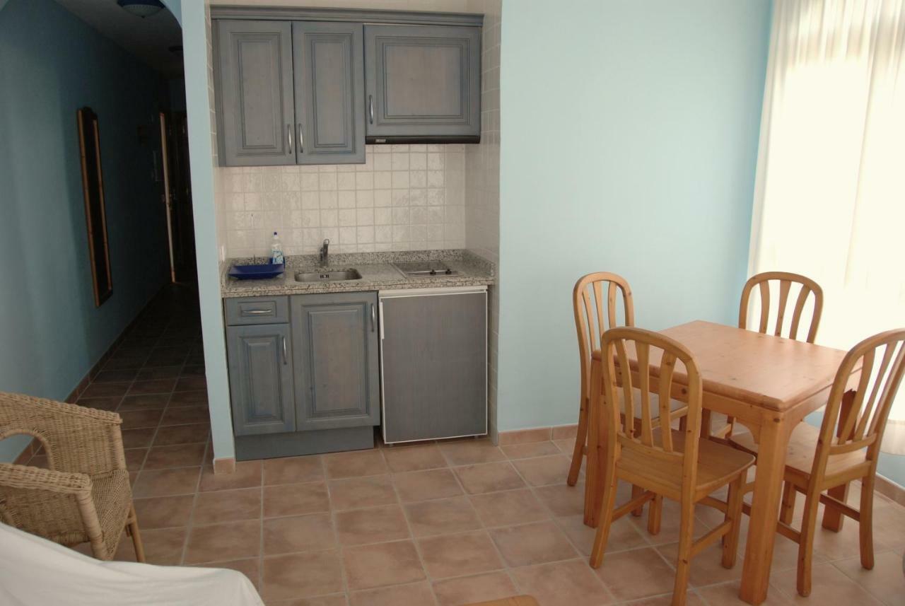 Residencial Playa Mar Apartment Cala Mandia  Екстериор снимка