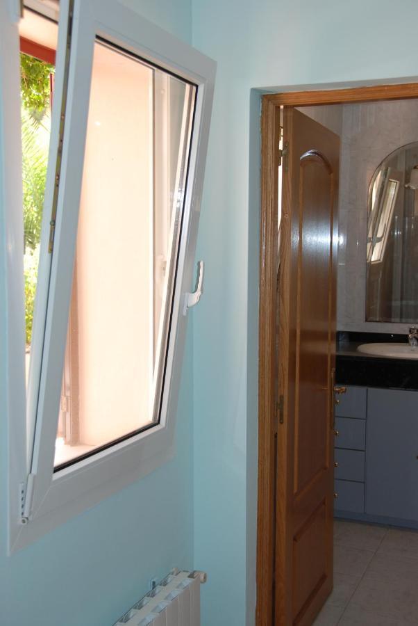 Residencial Playa Mar Apartment Cala Mandia  Екстериор снимка